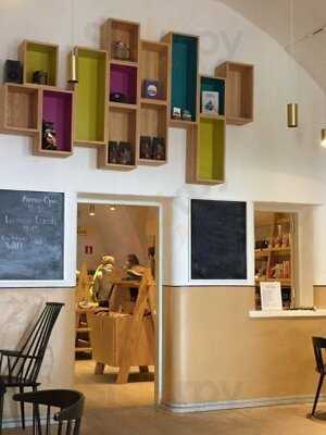 Viaporin Deli & Café