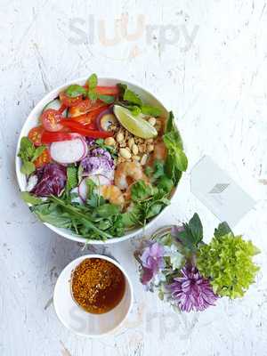 Fly Fusion Cafe & Restaurant