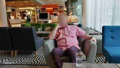 Holiday Inn Open Lobby