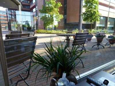 Holiday Inn Open Lobby