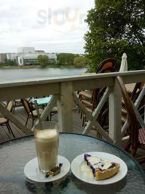 Sinisen Huvilan Kahvila The Blue Villas Cafe