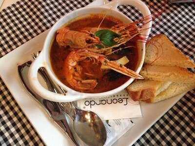 Leonardo Cafe & Bistro