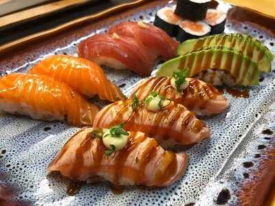 Latitude 25 - Okinawa Ravintola Baari