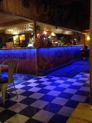 Kokomo Tikibar & Room