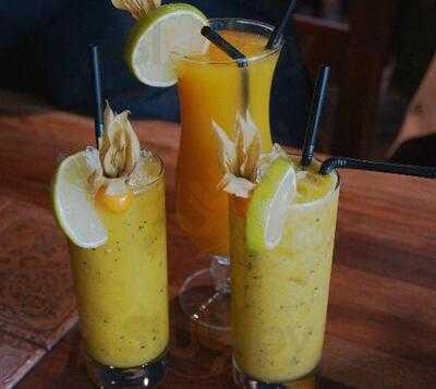 Kokomo Tikibar & Room