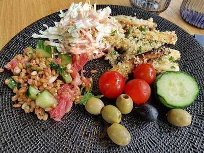 Marski Bar & Restaurant