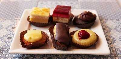 Minilicious Tea & Caphe