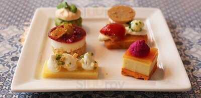 Minilicious Tea & Caphe