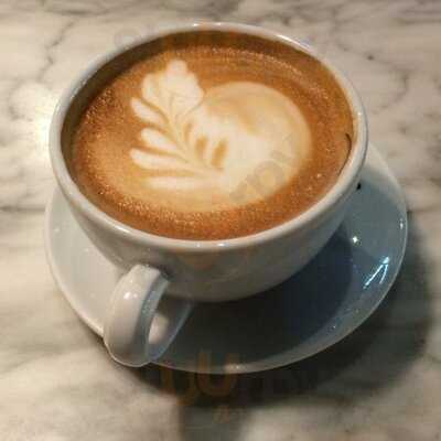 Robert's Coffee Kamppi