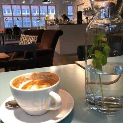 Moko Market Cafe & Store Sornainen