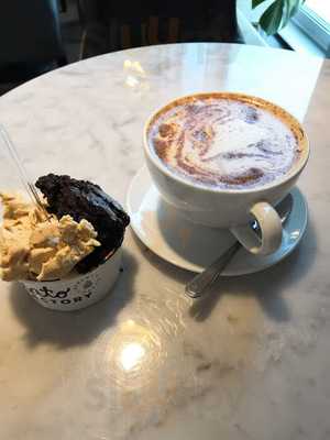 Roberts Coffee Ratina