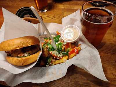 Ihku Night Club & Karaoke