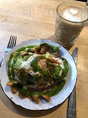 El Fant Coffee & Wine Bar