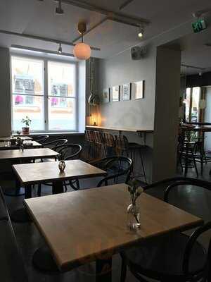 El Fant Coffee & Wine Bar