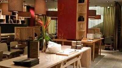 Globe Restaurant And Bar