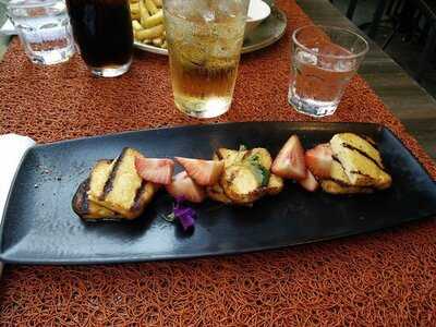 Globe Restaurant And Bar