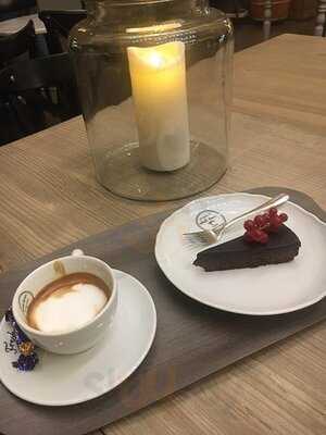 Robert’s Coffee Jugend