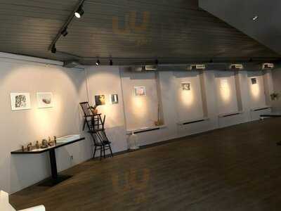 Red Conception Gallery & Restaurant