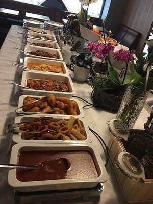 Vivian's Kitchen & Bar