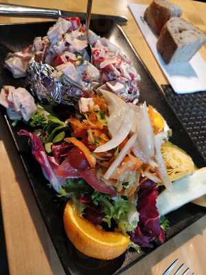 Ravintola Happy Friends