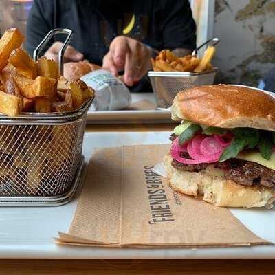 Friends & Brgrs Helsinki (mall Of Tripla)