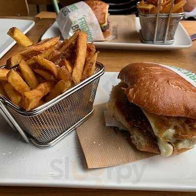 Friends & Brgrs Helsinki (mall Of Tripla)