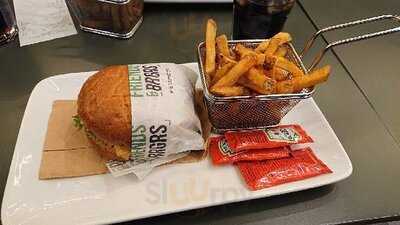 Friends & Brgrs Helsinki (mall Of Tripla)