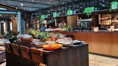 Latin Bistro & Bar Maestro 51