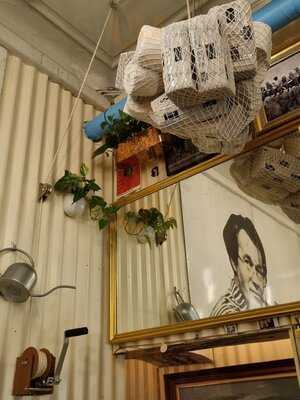 Luovuus Kukkii Kaaoksesta