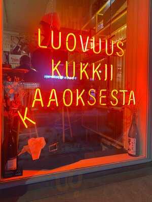 Luovuus Kukkii Kaaoksesta