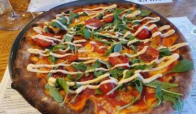 Pauli's Pizza & Grill