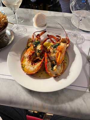 Boulevard Bar & Seafood