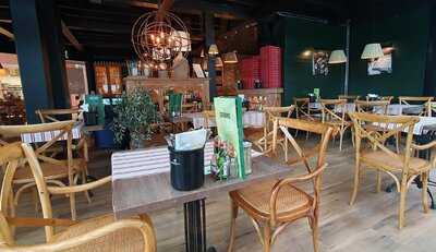 Classic Pizza Restaurant