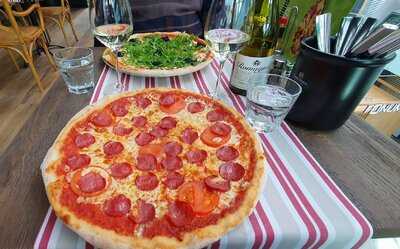 Classic Pizza Restaurant