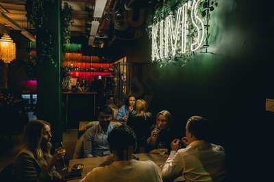 Kiivi's Café & Bar
