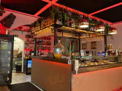 La Lasagna Cafe & Bar