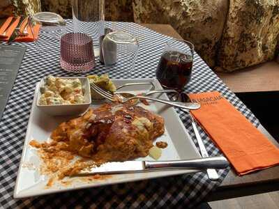 La Lasagna Cafe & Bar