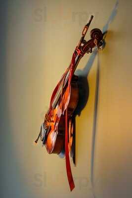 La Lasagna Cafe & Bar