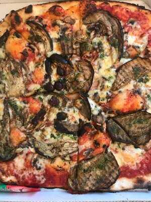 La Pizza Au Feu De Bois