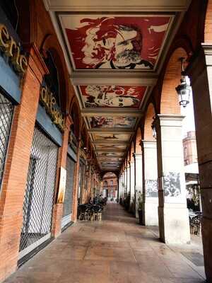 Les Caves Du Capitole