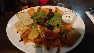 Yans Restaurant & More