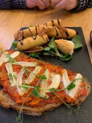 Resto Tapas L'oreille Cassée