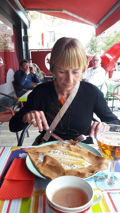 Crêperie La Licorne Saladerie Grill Glacier Falaise