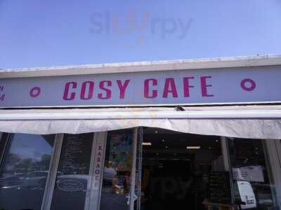 Le Cosy Café