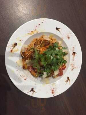 L'ark Bar Restaurant/café