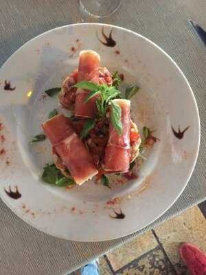 L'ark Bar Restaurant/café