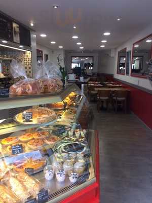 Au Petit Creux De La Halle