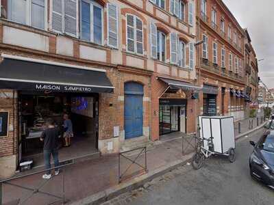 Au Petit Creux De La Halle