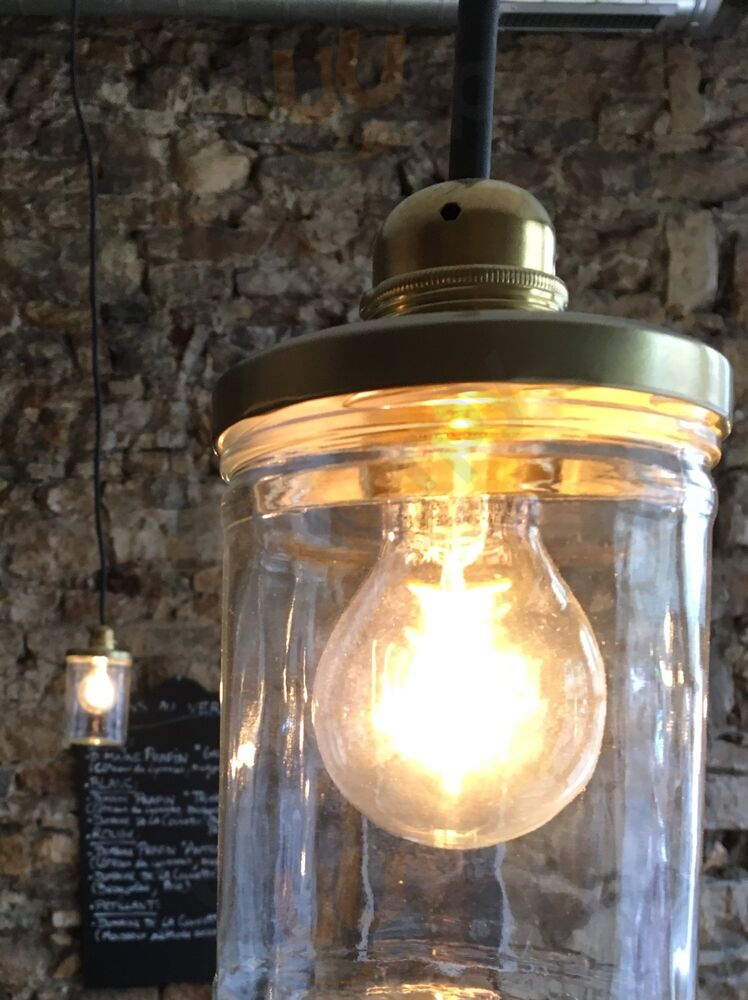 La Tête Dans Le Local