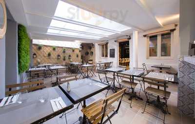 Charlie's Restaurant